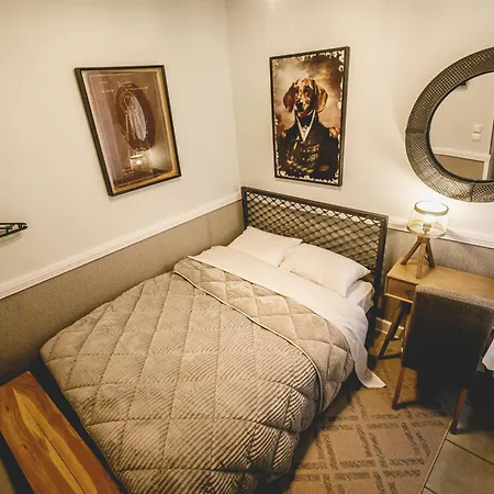 Acronafplia Hotell 2*