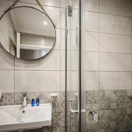 Acronafplia Hotell 2*
